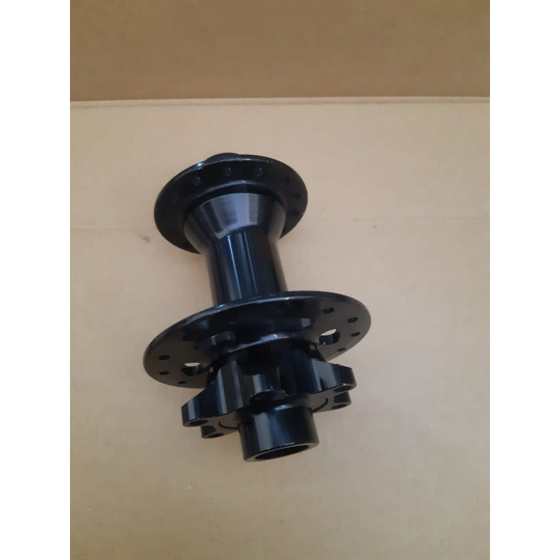 HUB DEPAN T.A 15X100 28 HOLE