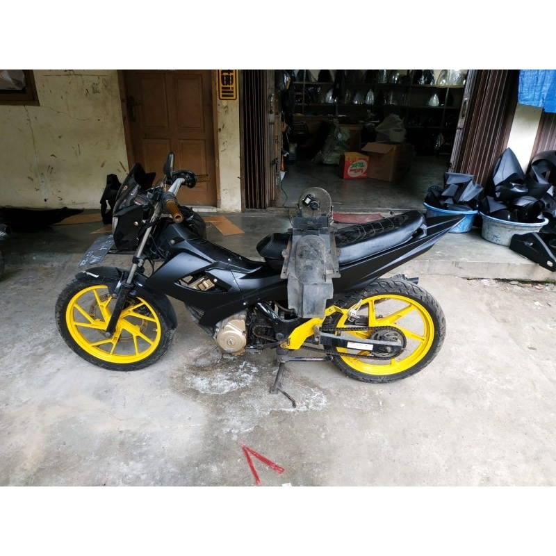 BODY BALAP SUZUKI FU 2014 FAIRING BALAP SUZUKI FU 2014 BODY BALAP FU 2014