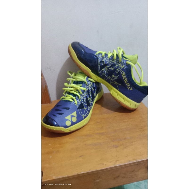 sepatu yonex aerus2