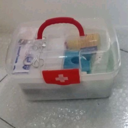 Kotak P3K dan Isi
