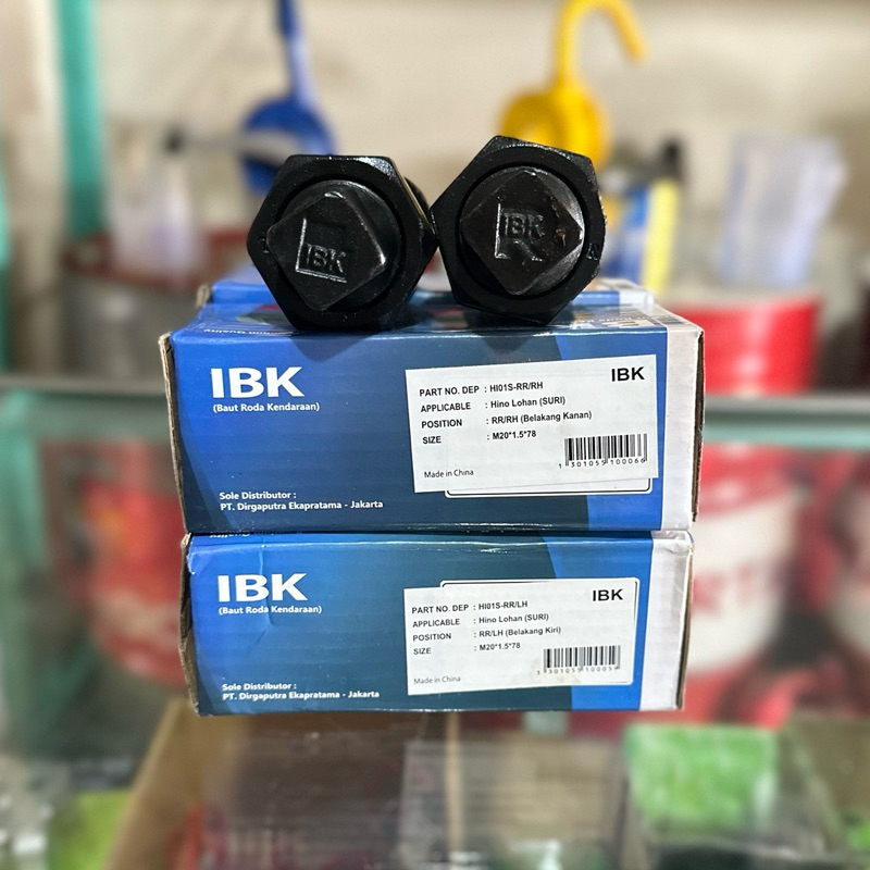 Hub Bolt Rear Hino Lohan TI IBK / Baut Mur Roda Belakang Hino Lohan TI IBK (ada suri)
