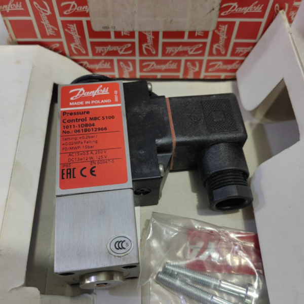 

Jual Pressure Switch 02Bar MBC5100 DANFOSS 061B012966 MBC 5100 Murah