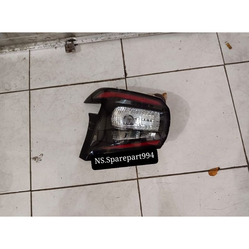 stoplamp lampu belakang toyota sienta q kiri
