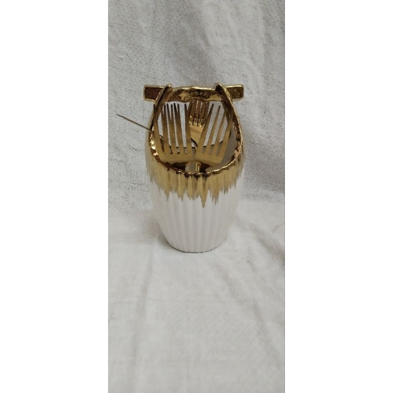 Tempat sendok Basket Gold