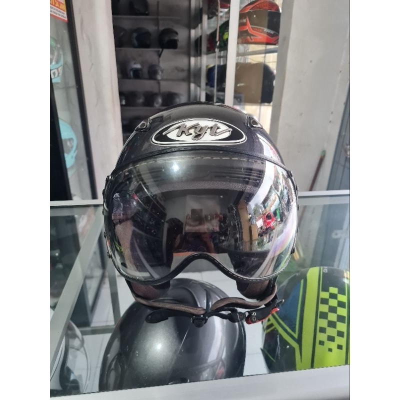 Helm KYT Elsico bekas pakai