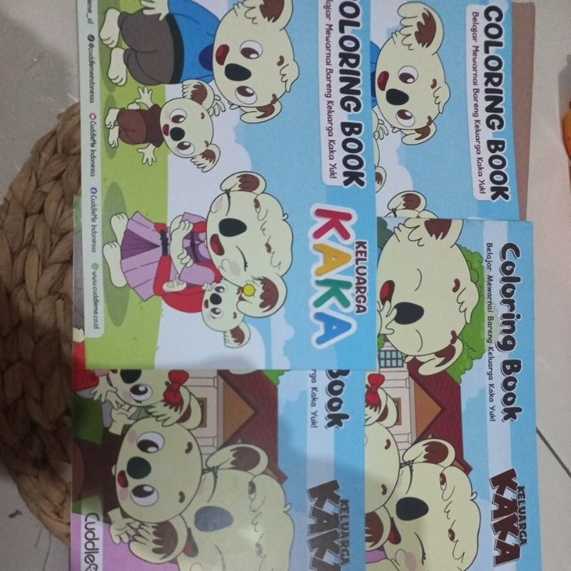 

Buku Menggambar / Coloring book / Keluarga Kaka