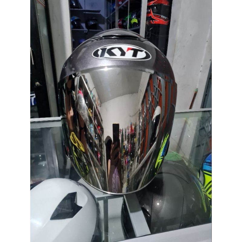 Helm KYT Kyoto Original bekas pakai