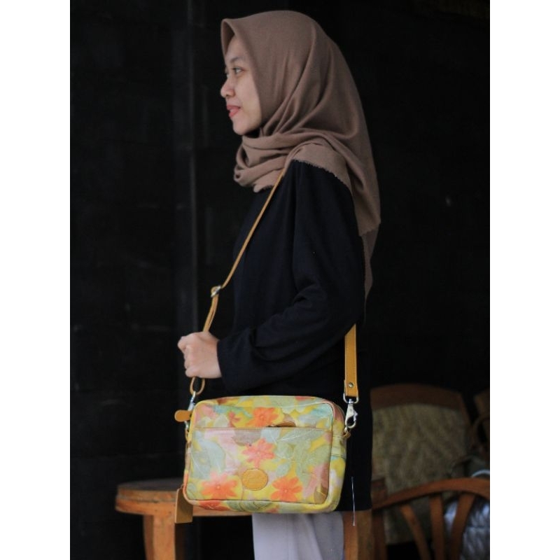 TAS SELEMPANG WANITA / KULIT ECOPRINT / SRIKANDI