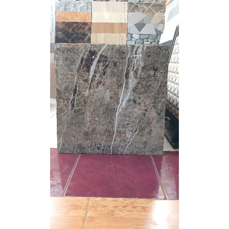Granit Motif Serat Kayu 60x60 Nattaya Grey