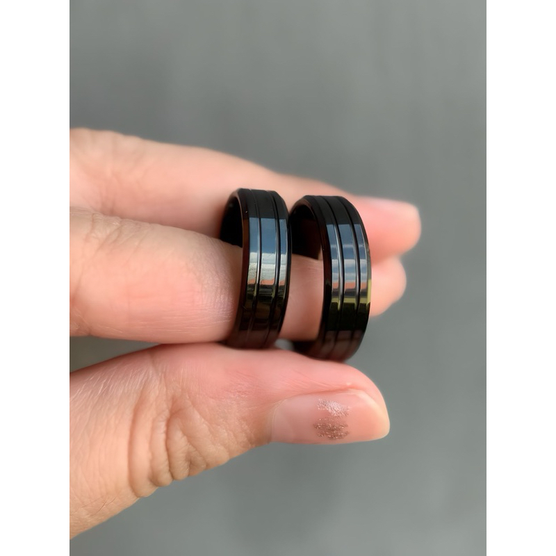 Cincin tunangan cincin nikah Hitam Grs Bsr