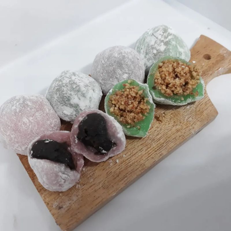 Mochi kacang coklat mochi bogor murah enak mochi original ichigo daifuku