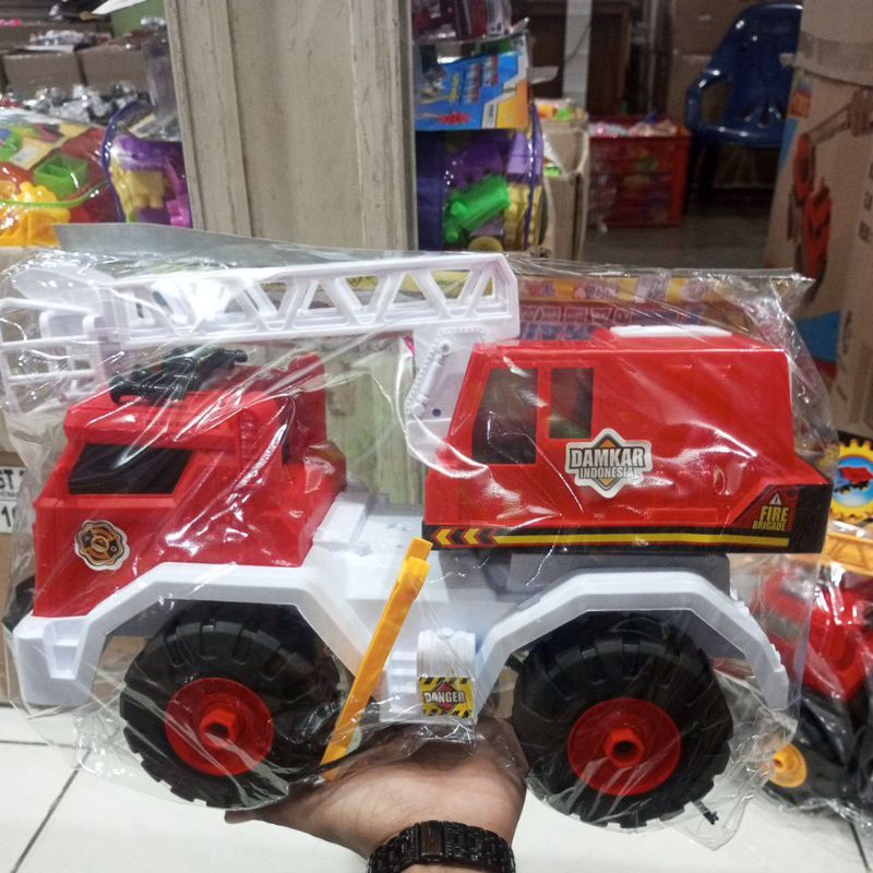 AK JUMBO/Mainan mobil truk tangga penyelamat jumbo + kunci ada dua macam model AK 62