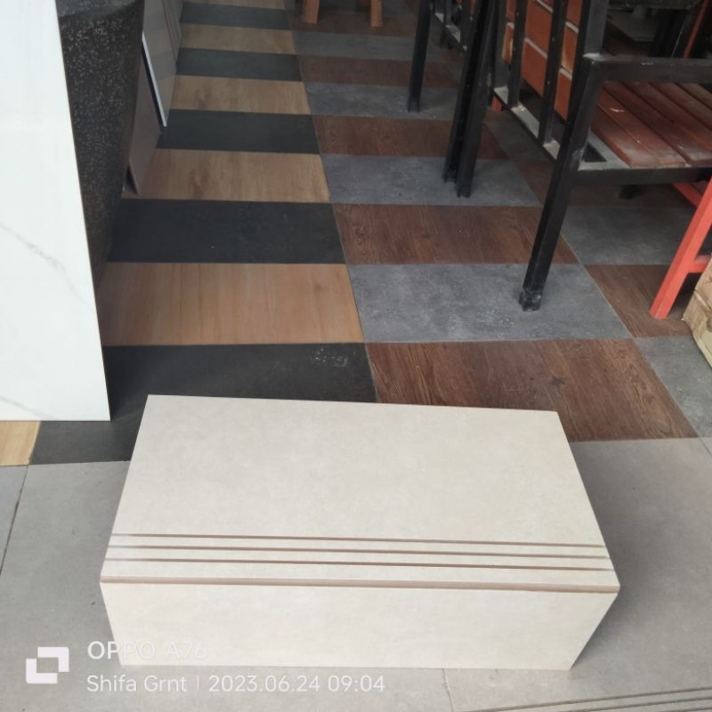 granit tangga dop Cemento Cream uk 30×60&20×60 1set
