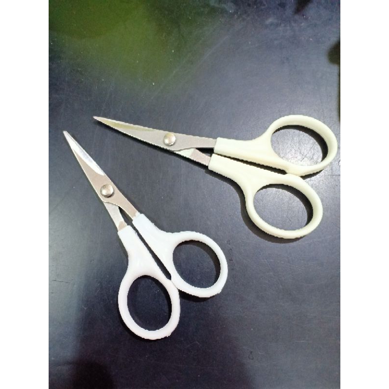 

Gunting Benang Ujung Lengkung Tajam Stainless / Gunting Benang Bordir