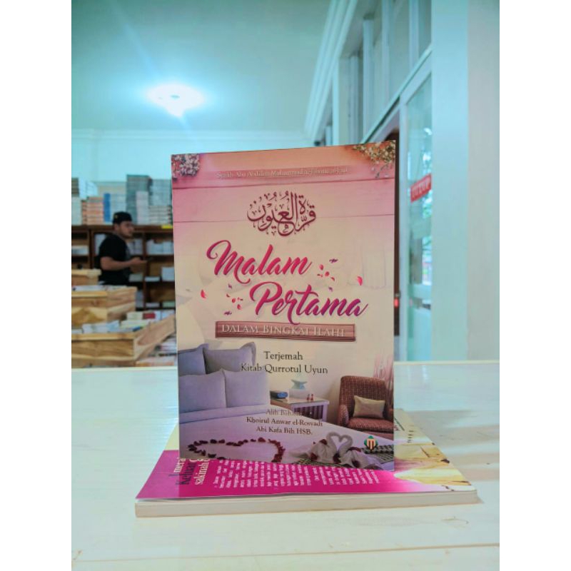 Malam Pertama Dalam Bingkai Ilahi Terjemah Kitab Qurotul Uyun