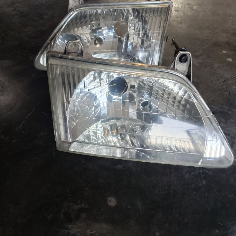 headlamp toyota soluna original