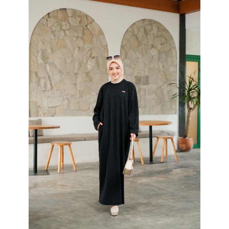 Zenna Gamis Knit Kylie Resleting Depan - Gamis Umrah Haji Abaya Polos Wanita