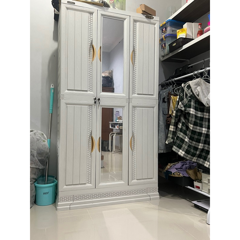 LEMARI PLASTIK NAPOLLY BEKAS