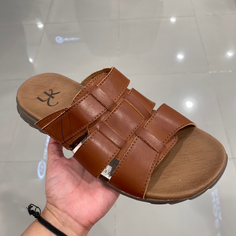 YONGKI KOMALADI SANDAL PRIA SLOP MATAHARI