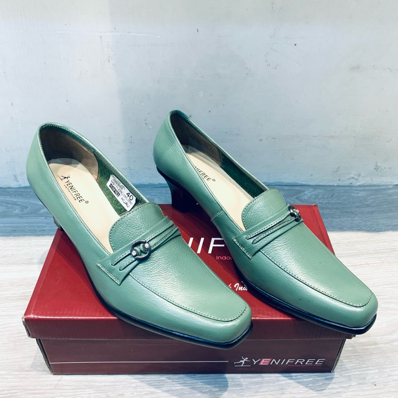 Sepatu Pantofel Wanita / Sepatu Kantor YENIFREE - YN-245