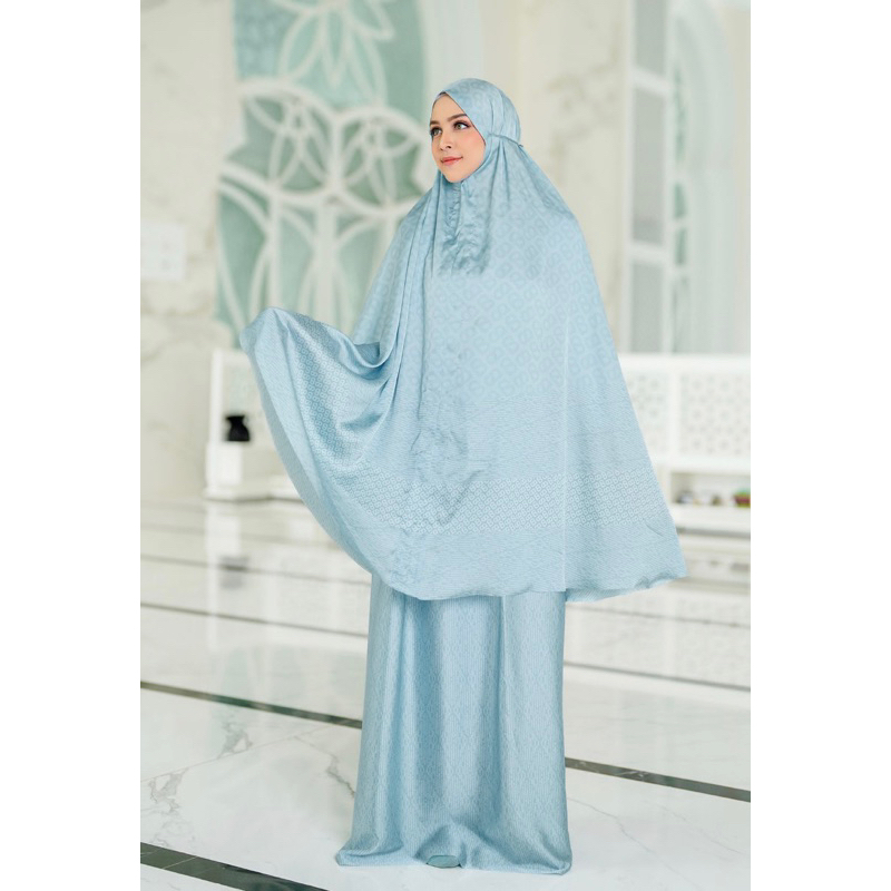 BUTTONSCARVES-TAPIS ABSTRE PRAYER ROBE