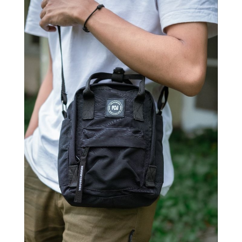 PREMIUM TROUBLEMAKER SLINGBAG - THERION BLACK - TAS SELENDANG KEKINIAN