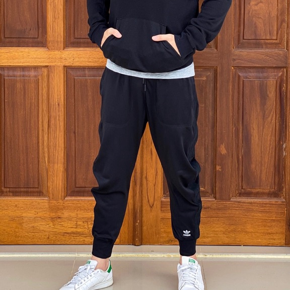 ༼ಢ_ಢ༽ Trefoil Cuffed Jogger (Black) ➨