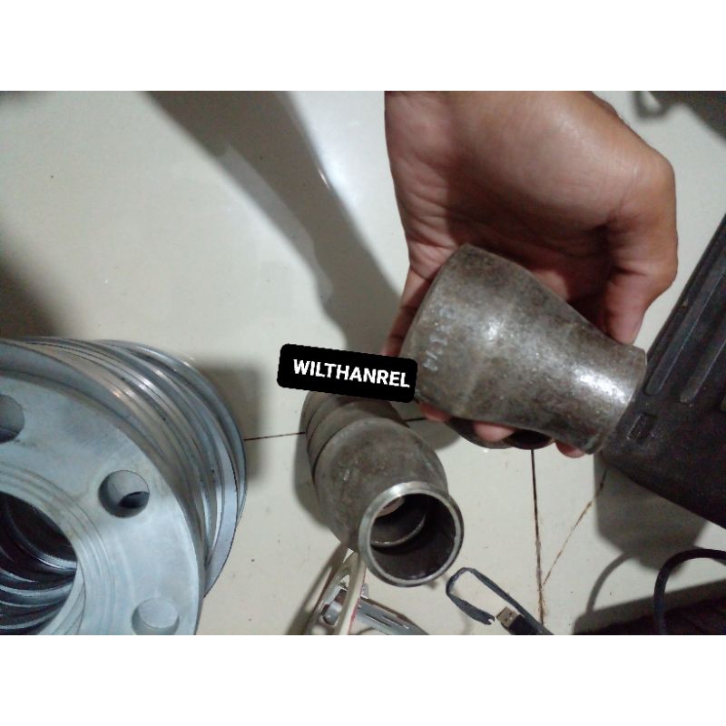 reduser concentric sch40 2×1 1/4" besi