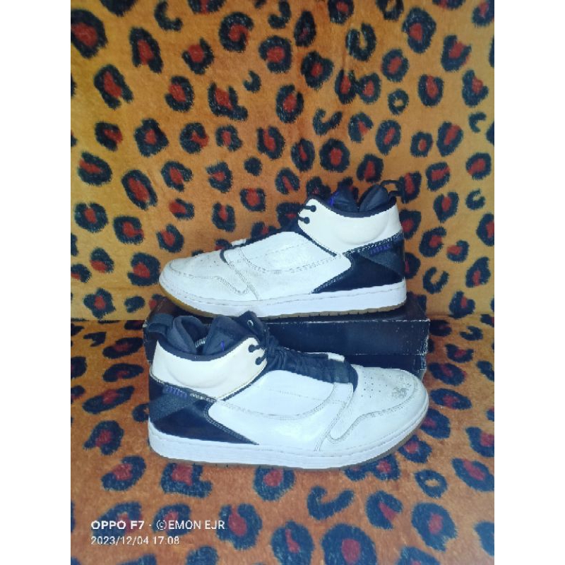 #33 Sepatu Second Jordan