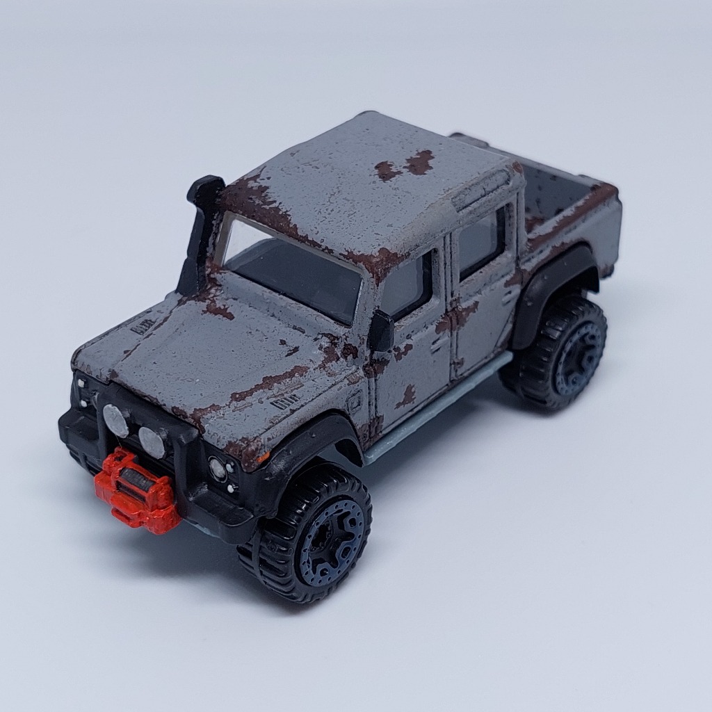 Hot Wheels 15 Land Rover Defender Double Cab Custom Rusty
