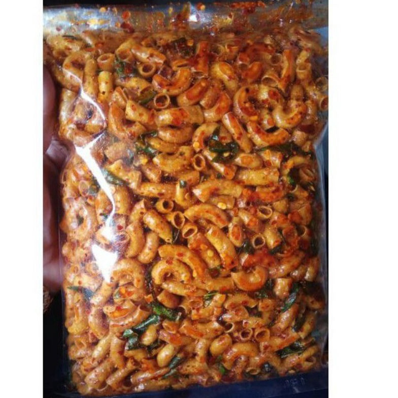 

Makaroni bantat kriuk Extra pedas daun jeruk isi 1 kg promo Diskon )V