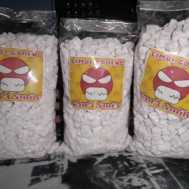 

Diju4l KUALITAS NO.1 Cimol original mentah 900gr + bumbu (atoom bulan 2pcs+ cabe bubuk 1bks) Flas Sale