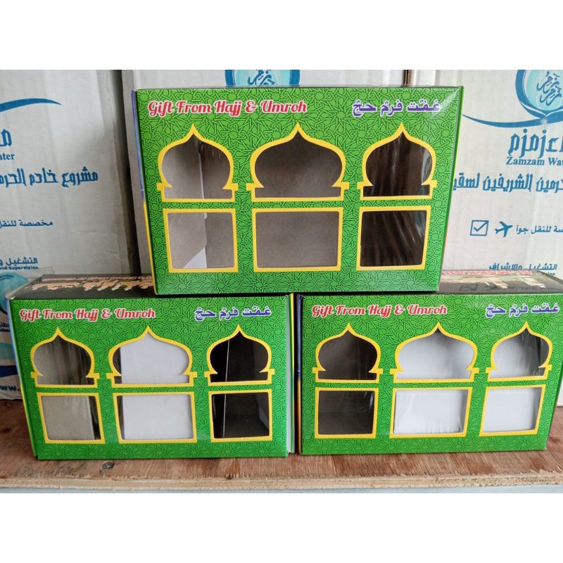 

Kardus Kosong Paket Oleh Oleh Haji Umrah