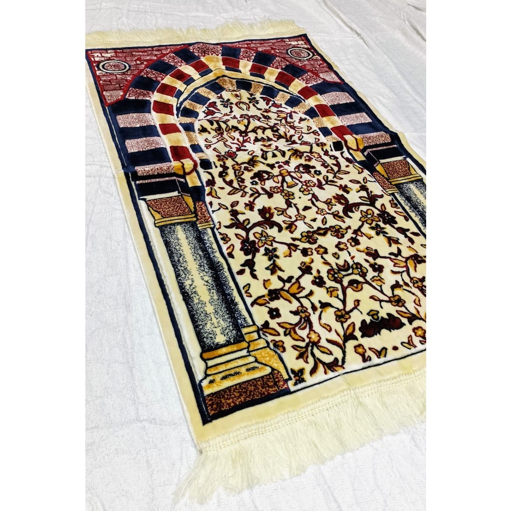 Sajadah motif Kano Saray Rawdah ukuran 70x110 cm dengan desain elegan