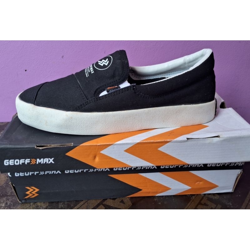 Geoff Max - Meery Black White | sepatu second | slip on