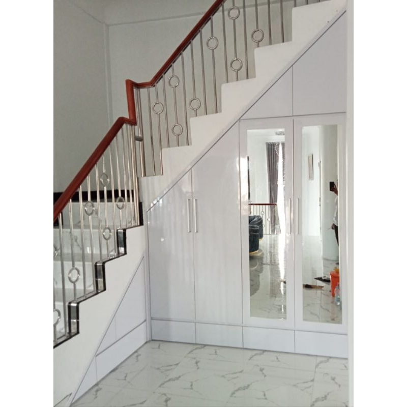 Lemari Bawah Tangga / Lemari pakaian bawah tangga / Lemari pakaian custom