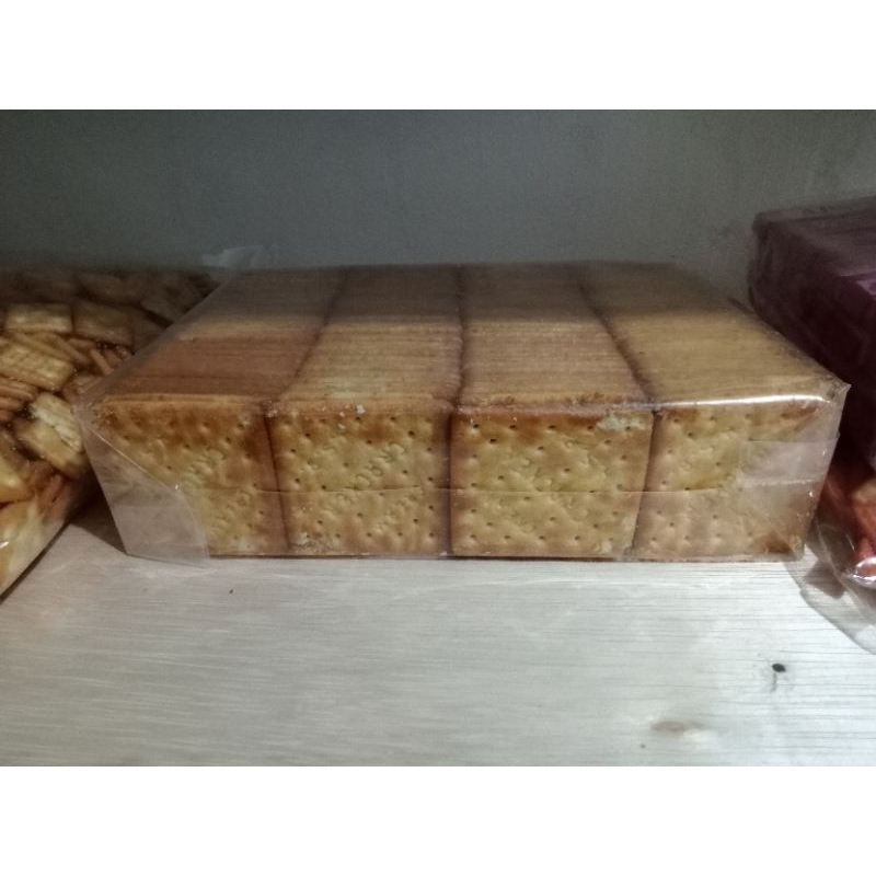 

Biskuit Istimewa (cap pingpong)