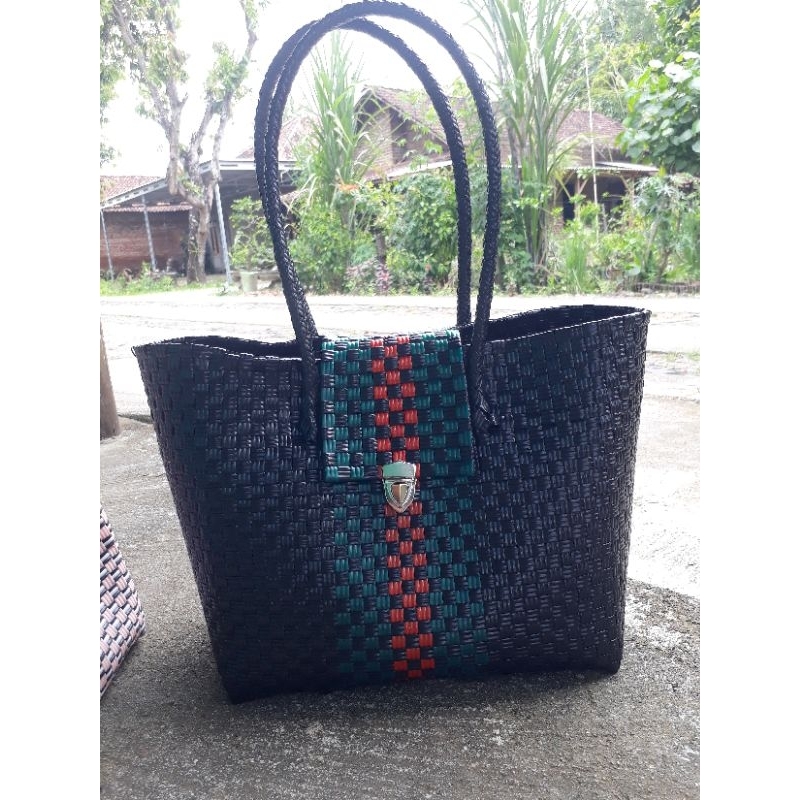 TAS ANYAMAN TUTUP LIDAH KANCING SODOK/TAS ANYAMAN PLASTIK JALI PREMIUM/TAS WANITA JINJING