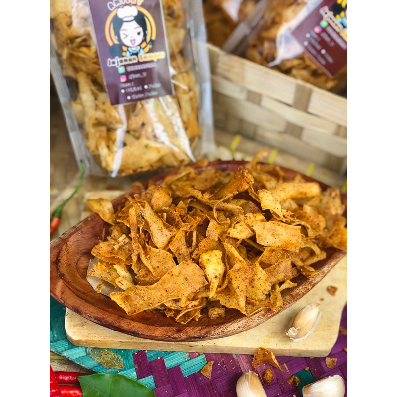 

Keripik Singkong Serut Cemilan Pedas Gurih Renyah Daun Jeruk 200gr