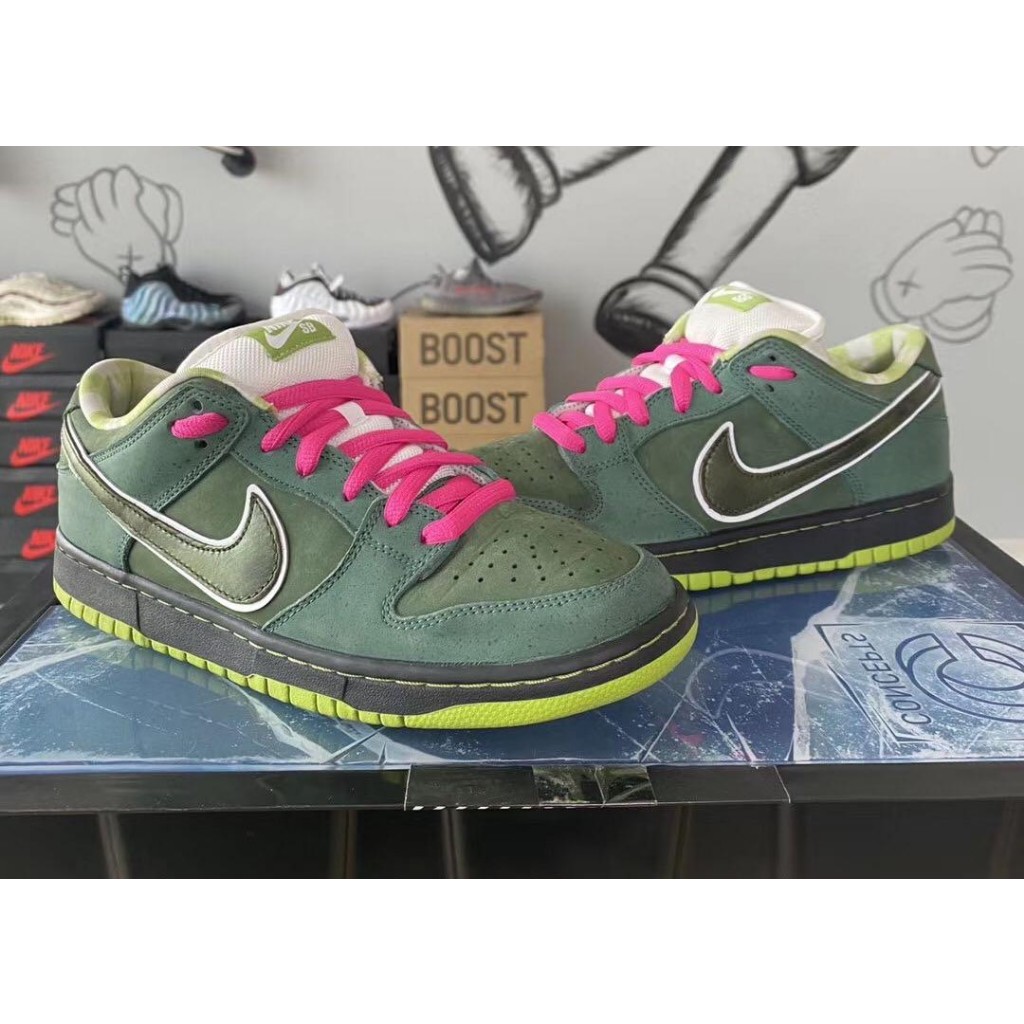 SB Dunk Low Green Lobster Sneakers