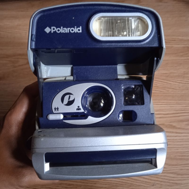 kamera polaroid jadul hanya untuk display