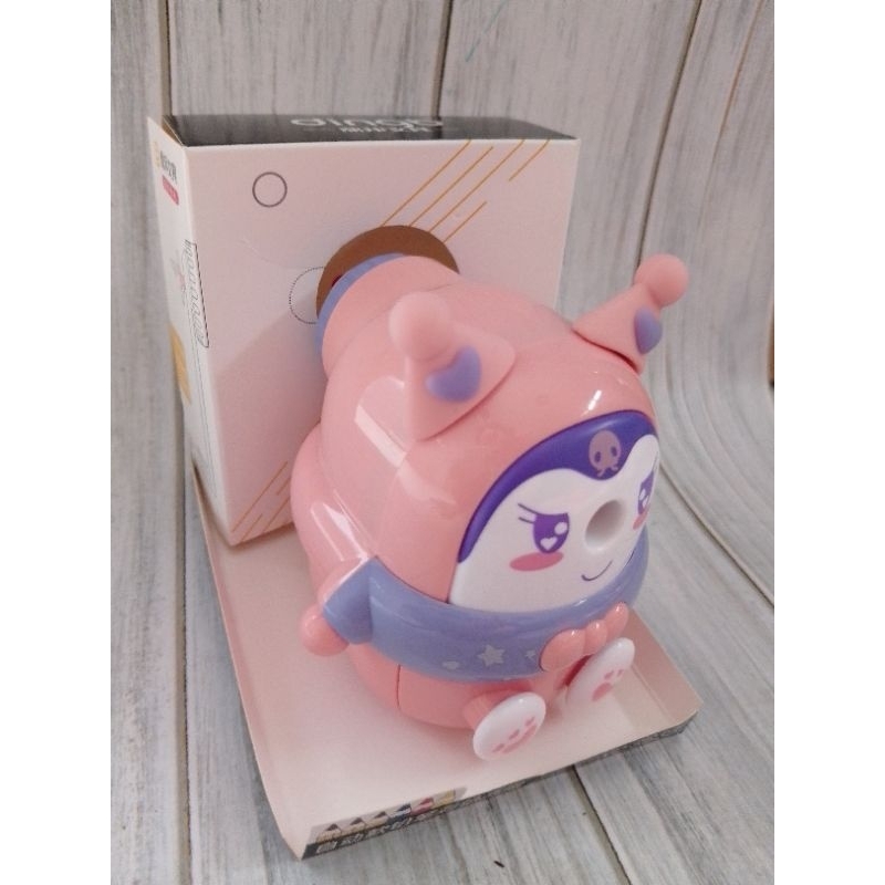 

RAUTAN MEJA MOTIF KUROMI 8636 BAHAN PLASTIK