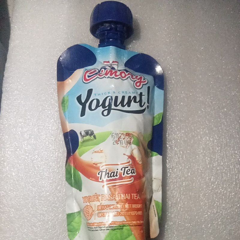 

Cimory squeeze thai tea