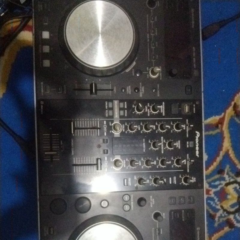 XDJ-R1