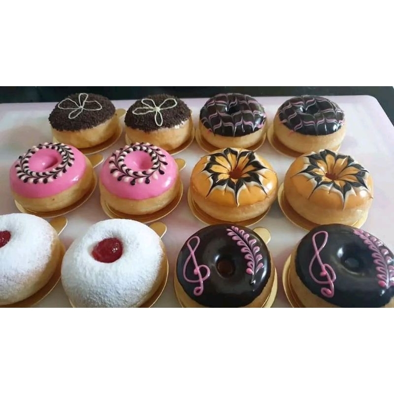 

DONAT HIAS BUNGA ISI 12 / BOX