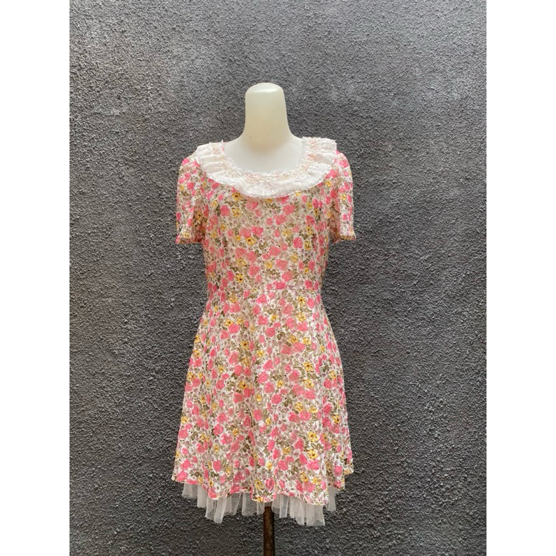 dress brukat bunga bekas pl