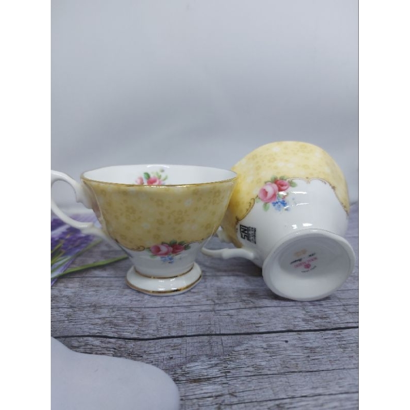 Cangkir / Tea Cup Bouquet Royal Albert