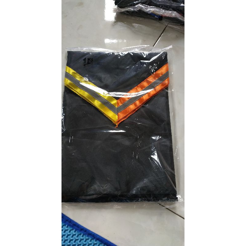 SCARF PRAMUKA ( WARNA HITAM KOMBINASI )