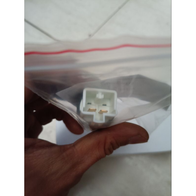 stop switch rem mobil toyota avanza xenia