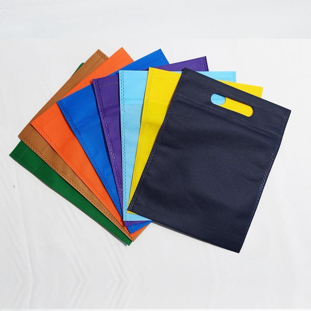 

GOODIE BAG SPUNBOND 20X26 CM [ HRG @1 LEMBAR ]